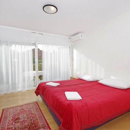 Apartments Javi - Free Private Parking Trogir Bagian luar foto