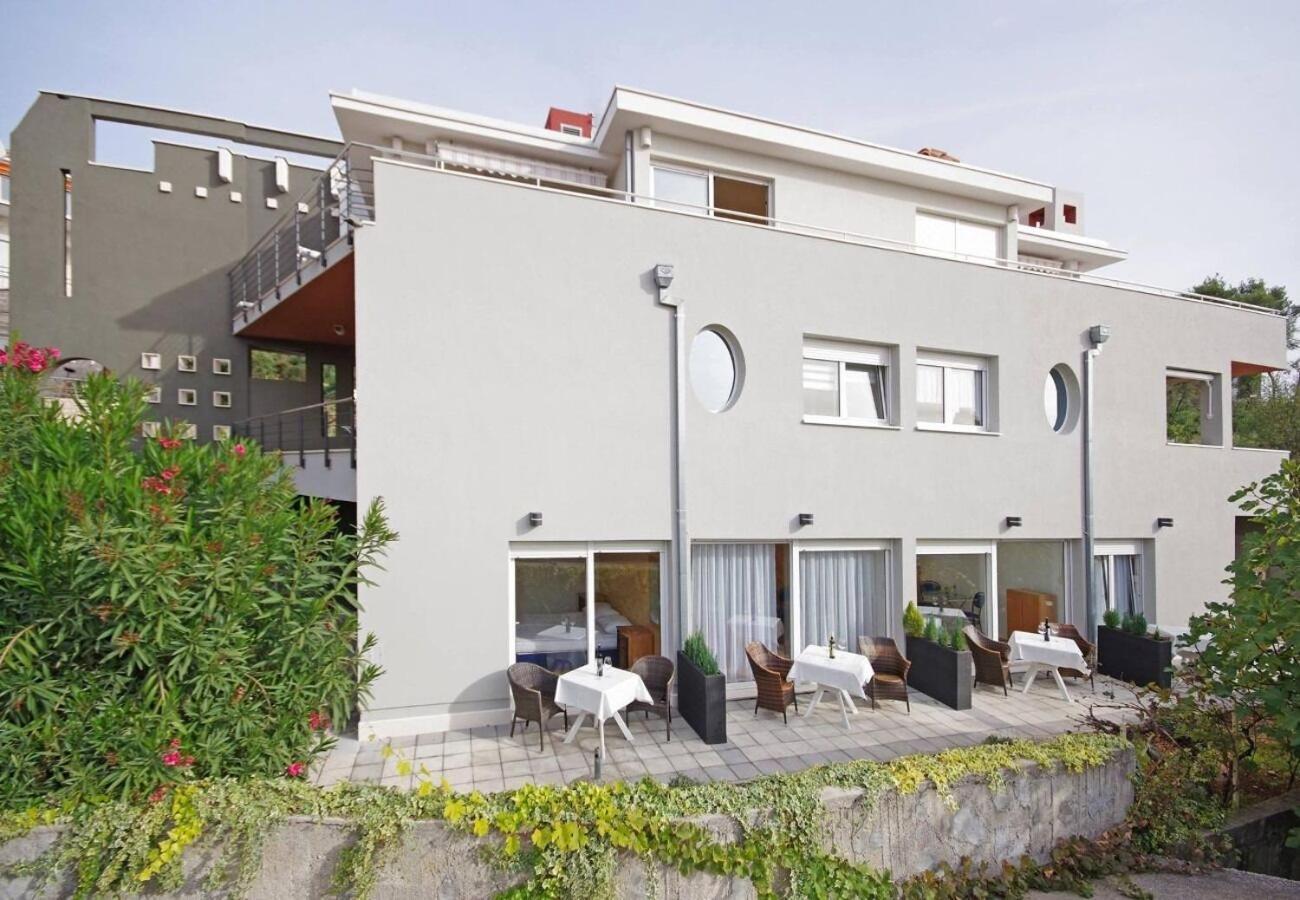 Apartments Javi - Free Private Parking Trogir Bagian luar foto