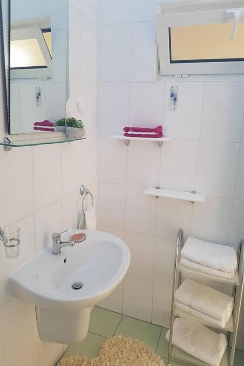 Apartments Javi - Free Private Parking Trogir Bagian luar foto