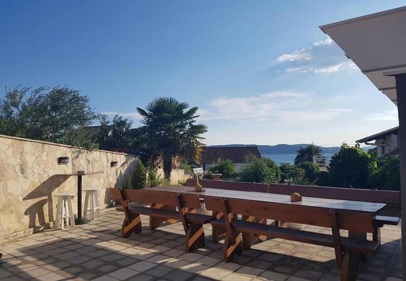 Apartments Javi - Free Private Parking Trogir Bagian luar foto