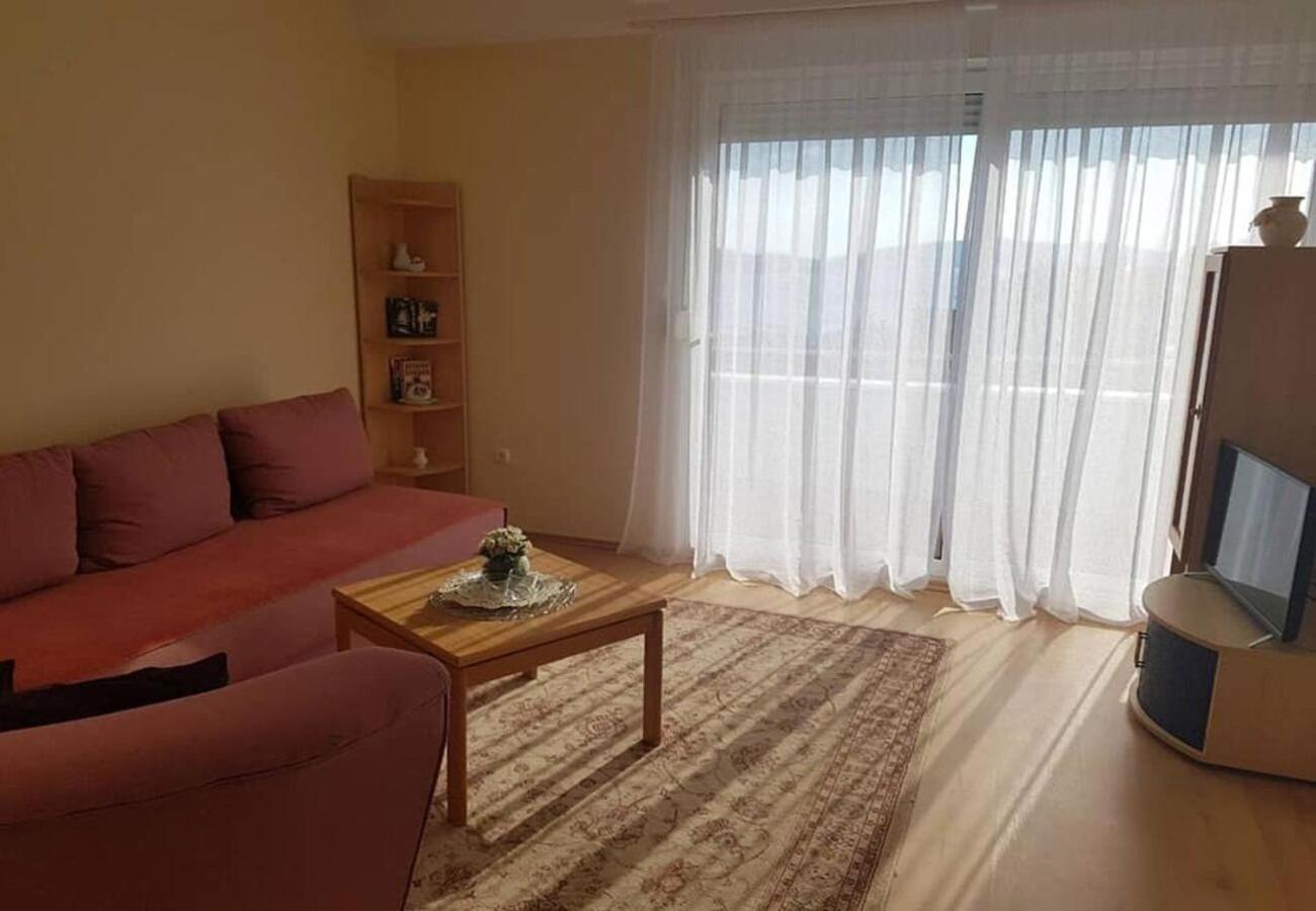 Apartments Javi - Free Private Parking Trogir Bagian luar foto