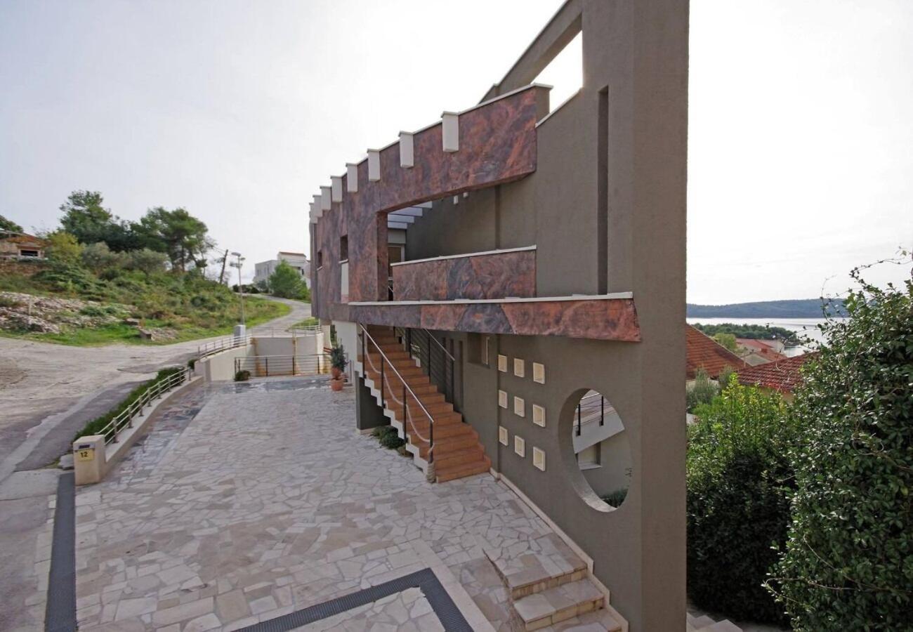 Apartments Javi - Free Private Parking Trogir Bagian luar foto