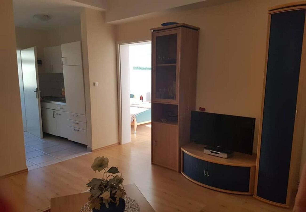 Apartments Javi - Free Private Parking Trogir Bagian luar foto